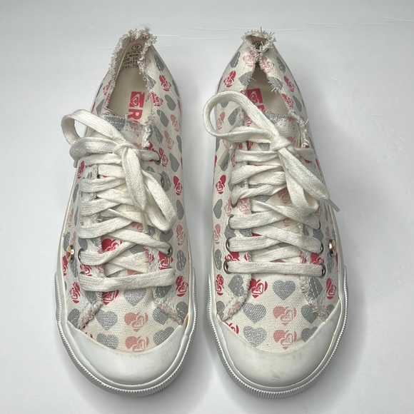 Roxy Shoes - Roxy Princeton heart sneakers size 9